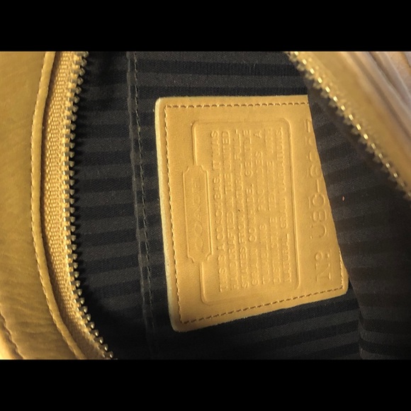 Coach tan shoulder purse - Picture 3 of 3